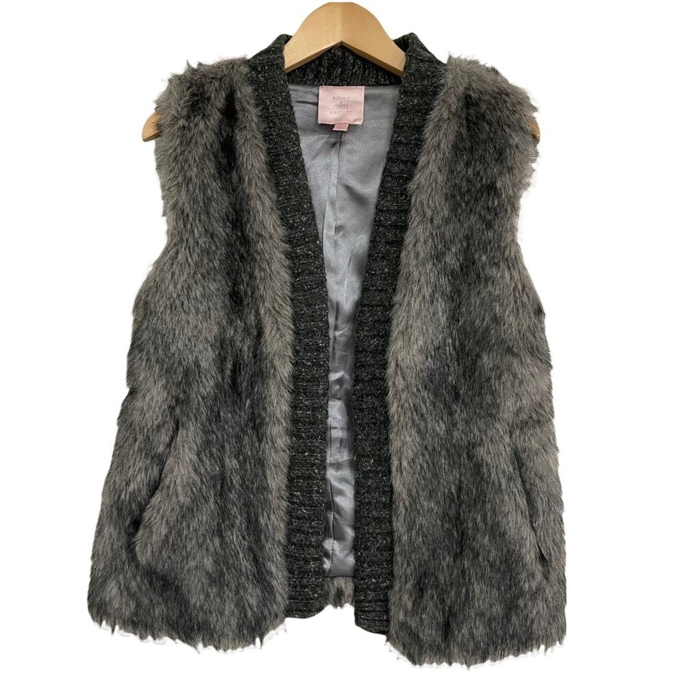 ROMEO & JULIET COUTURE Faux Fur Vest Open Front Size Large Gray Knit Trim